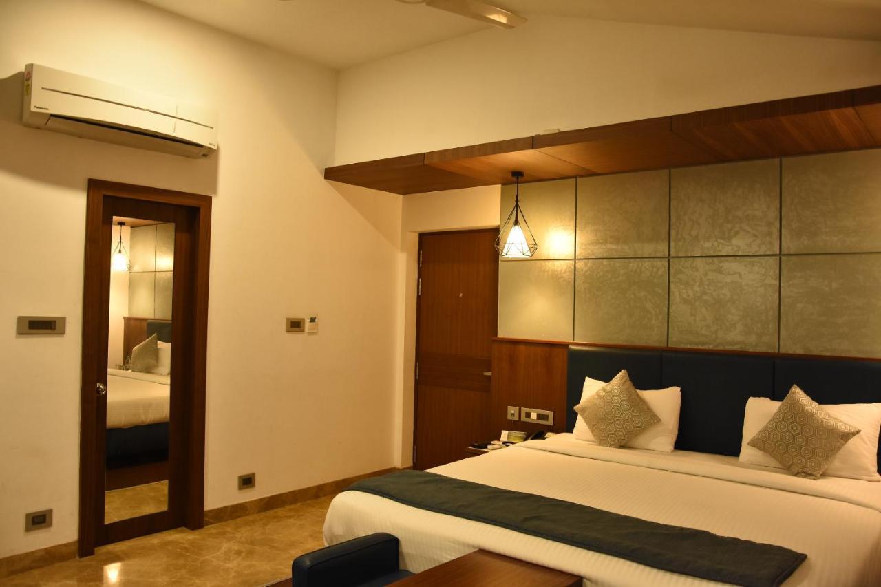 Poppys Vista Hotel Thirumurugan Poondi Kültér fotó