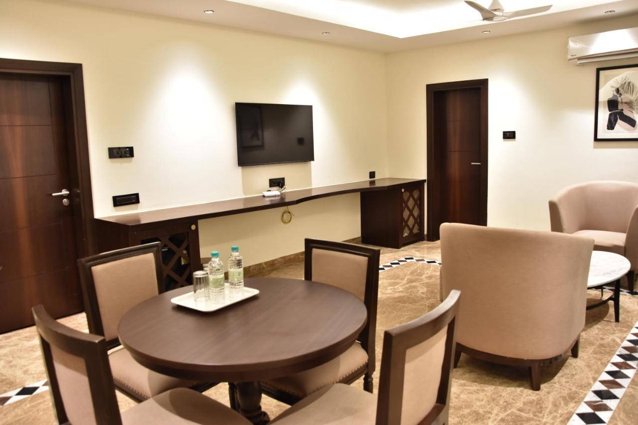 Poppys Vista Hotel Thirumurugan Poondi Kültér fotó
