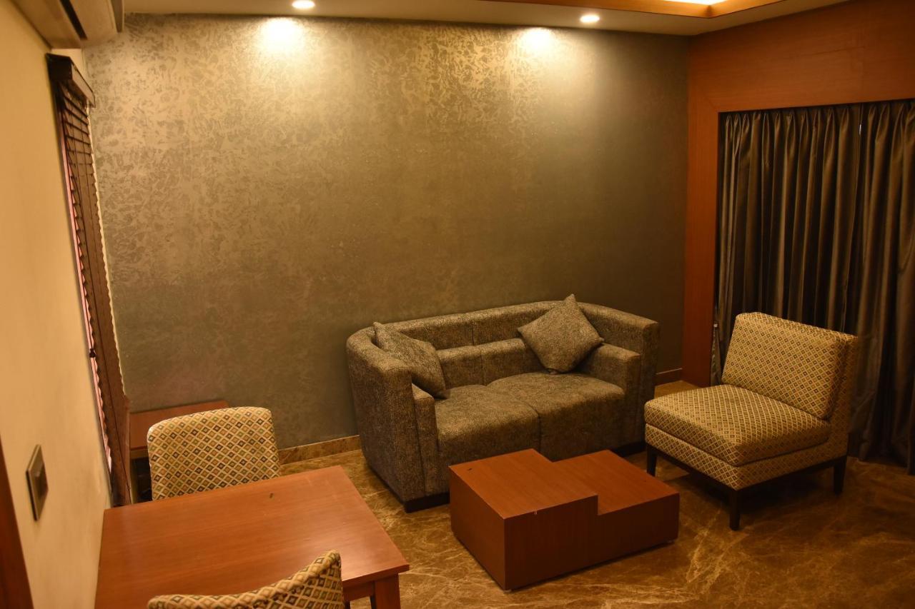 Poppys Vista Hotel Thirumurugan Poondi Kültér fotó
