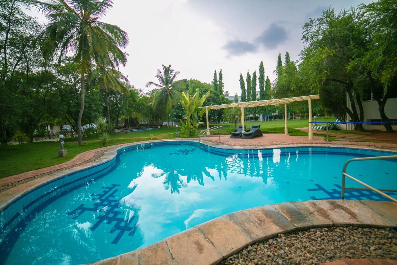 Poppys Vista Hotel Thirumurugan Poondi Kültér fotó