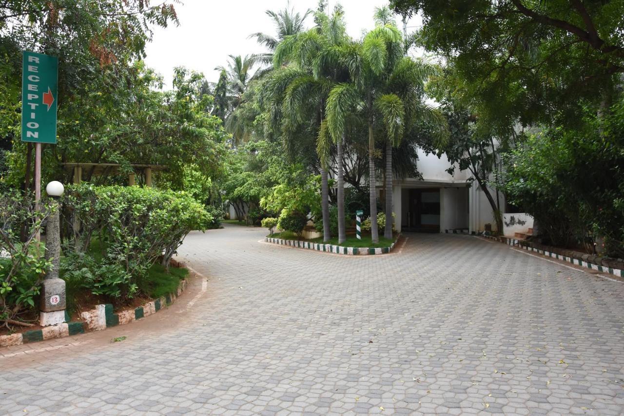 Poppys Vista Hotel Thirumurugan Poondi Kültér fotó