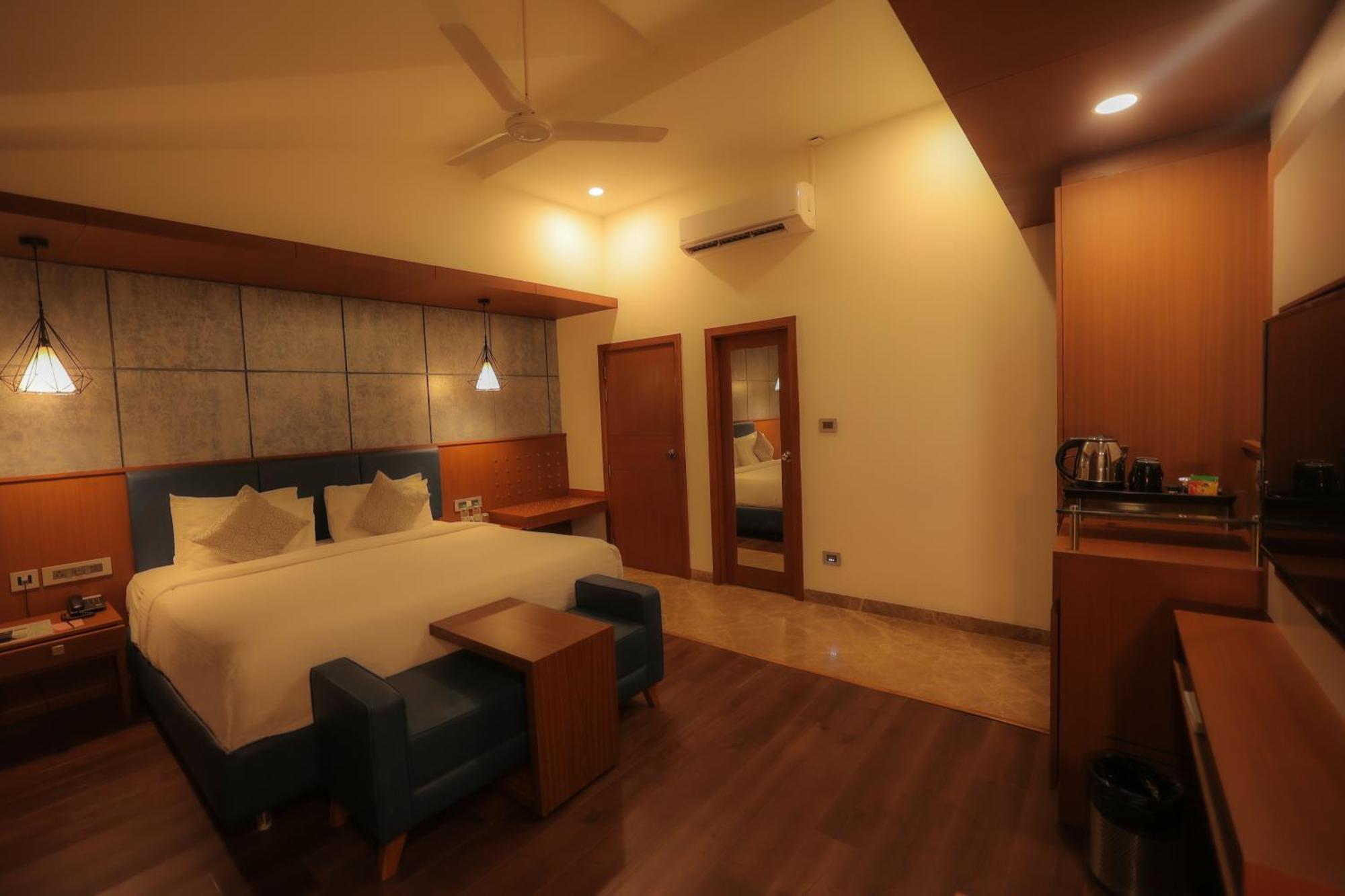 Poppys Vista Hotel Thirumurugan Poondi Kültér fotó