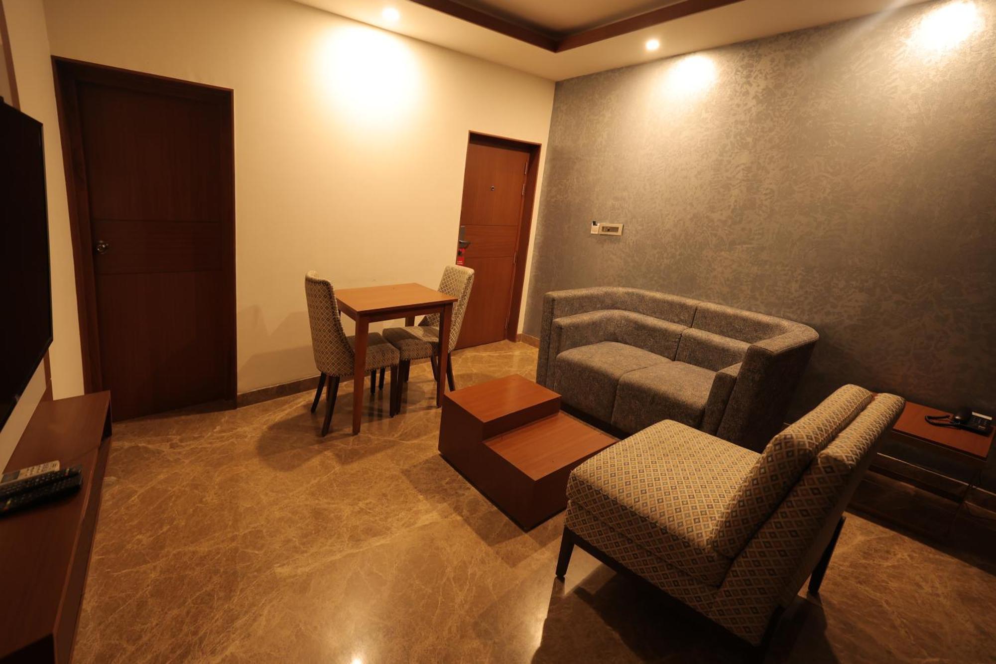 Poppys Vista Hotel Thirumurugan Poondi Kültér fotó