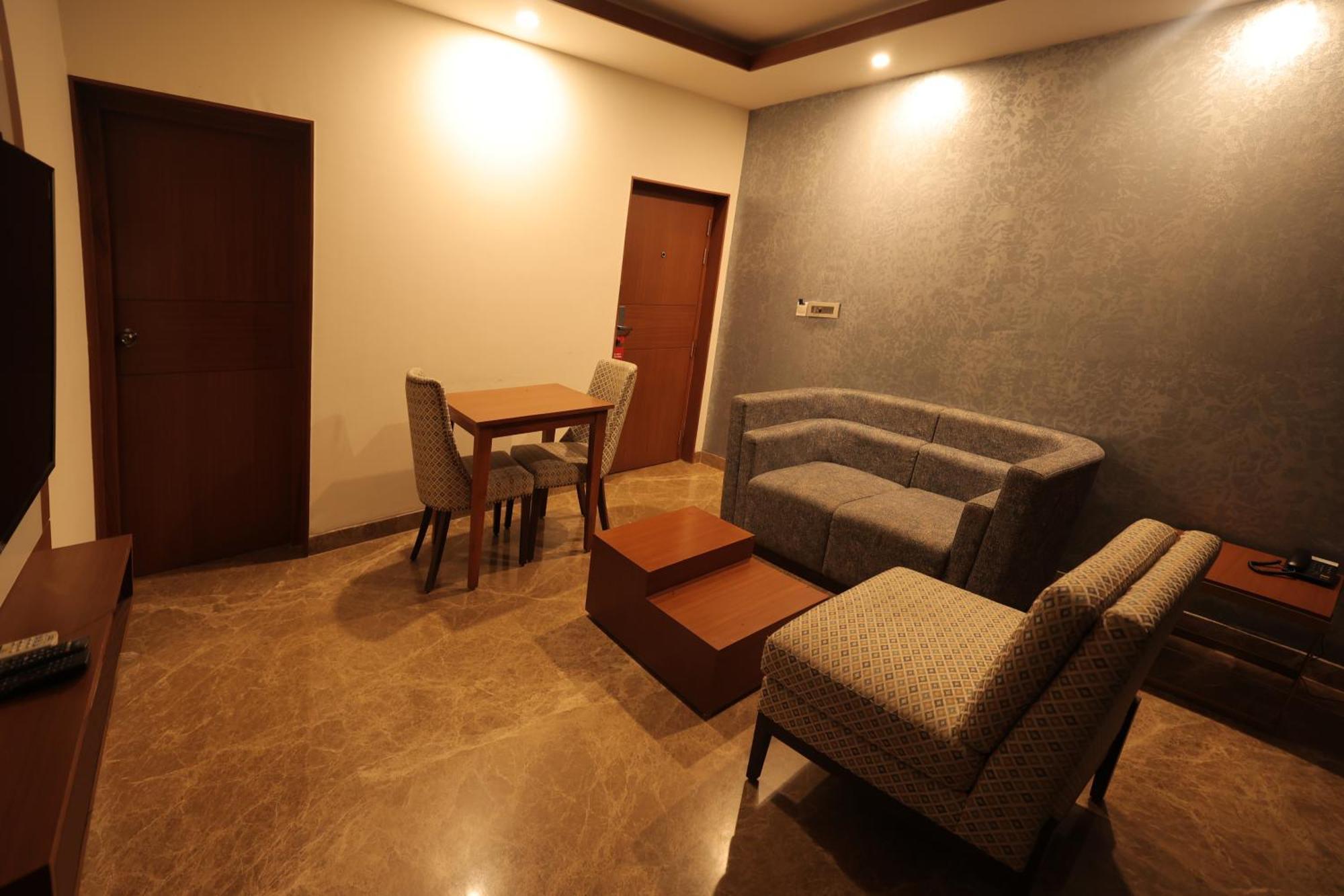 Poppys Vista Hotel Thirumurugan Poondi Kültér fotó