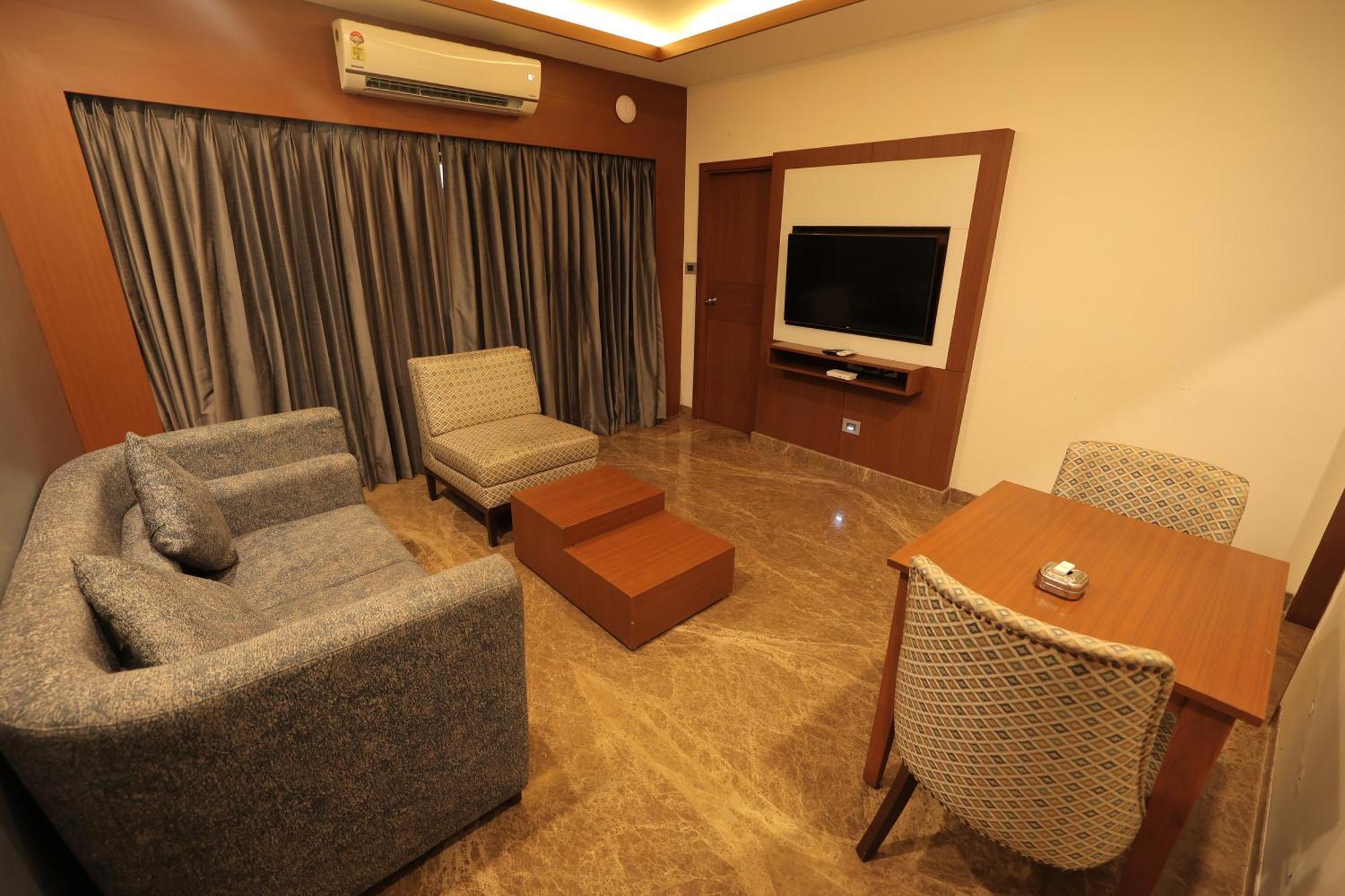Poppys Vista Hotel Thirumurugan Poondi Kültér fotó